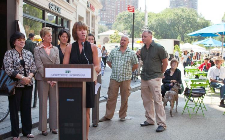 Department of Transportation Commissioner Janette Sadik-Khan unveils a pedestrian plaza and improved traffic regulations in Union Square this Wednesday.  (The Epoch Times)
