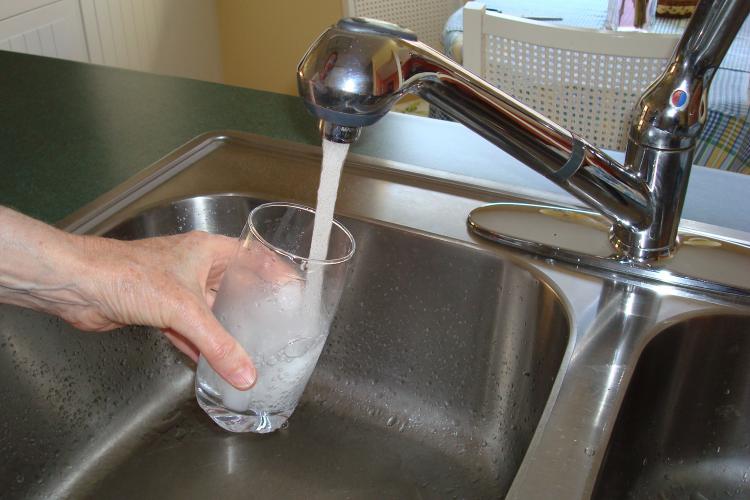 Studies have linked water fluoridation with a number of serious conditions, including osteosarcoma, a rare bone cancer that strikes mostly young boys and the type that killed Canadian icon Terry Fox.  (Sandra Shields/The Epoch Times)