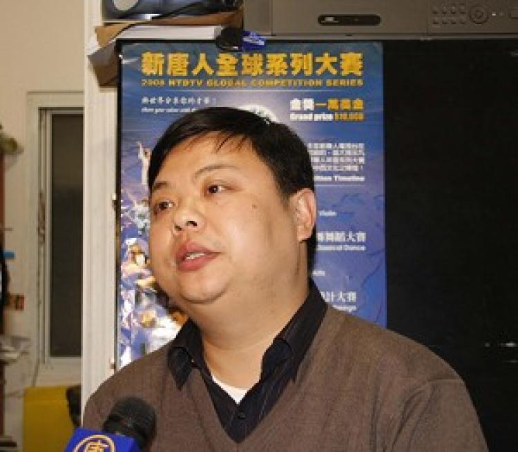 Zhang Hua, a chef from Shanghai, accepted an interview with the Epoch Times on Nov. 20, 2008.  (Zhong Tao/Epoch Times)