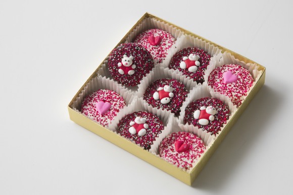 Dylan's Candy Bar's Chocolate-Covered Oreos ($22). (Samira Bouaou/Epoch Times)