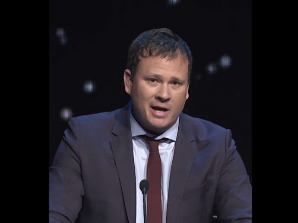 Tom DeLonge speaks at the launch of To The Stars Academy of Arts & Science on Oct. 11, 2017. (Screenshot/YouTube/To The Stars Academy of Arts & Science)