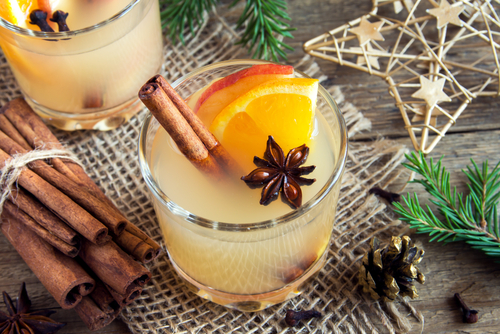 Hot toddy drink (apple orange rum punch)