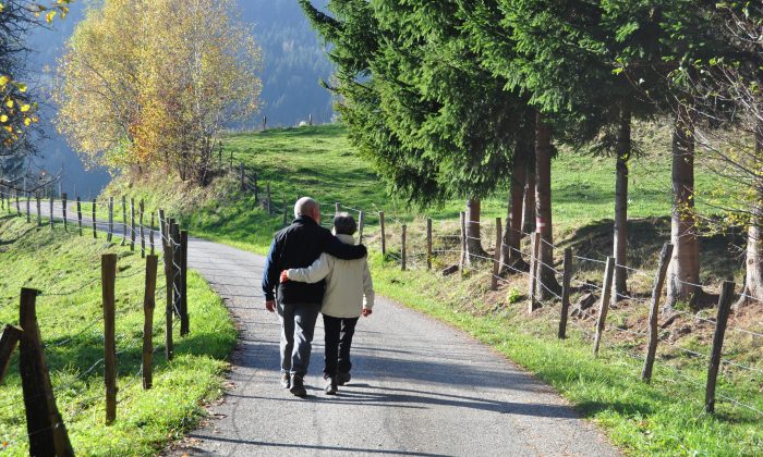 A walk can help reset your body and mind, making you happier, more productive, and healthier. (Pxhere)