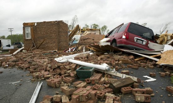 Οι καταιγίδες στο South Kill Girl στη Φλόριντα, Φέρτε Απειλή Tornado