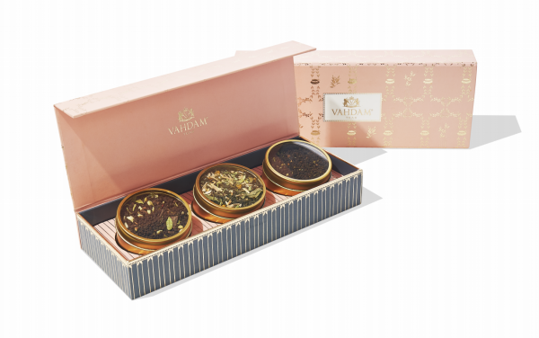 Vahdam teas blush gift set