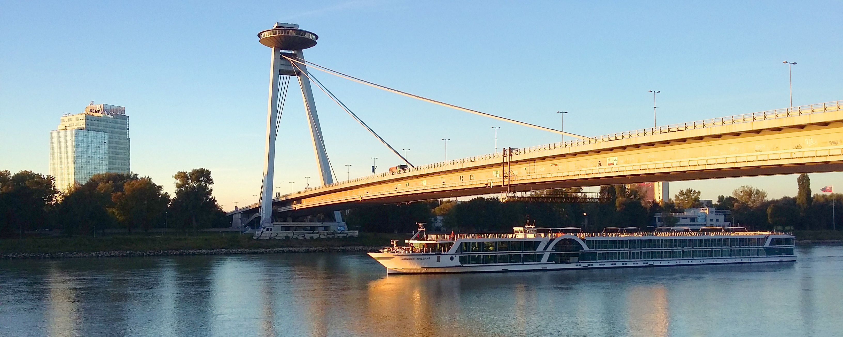 bratislava ufo bridge