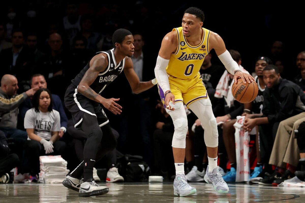 Los Angeles Lakers forward Troy Brown Jr. (7) controls the ball during an  NBA basketball game against the Memphis Grizzlies in Los Angeles, Friday,  Jan. 20, 2023. (AP Photo/Ashley Landis Stock Photo - Alamy