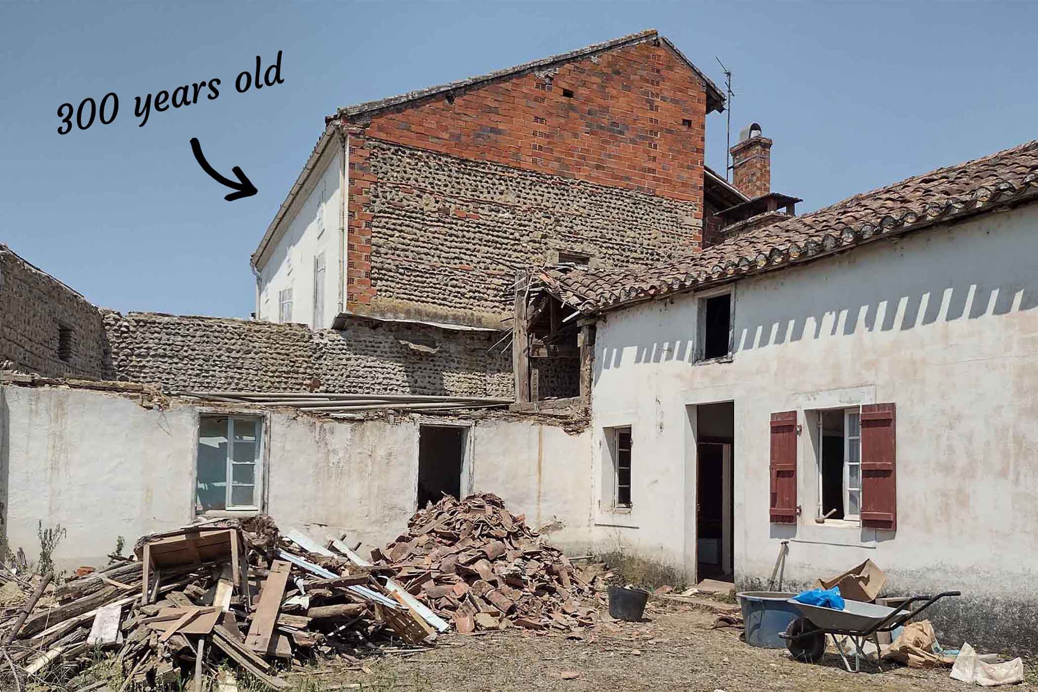 Couple Buy 300-Year-Old Battered House in South of France for $15,000 for Reno—See How It Looks Now