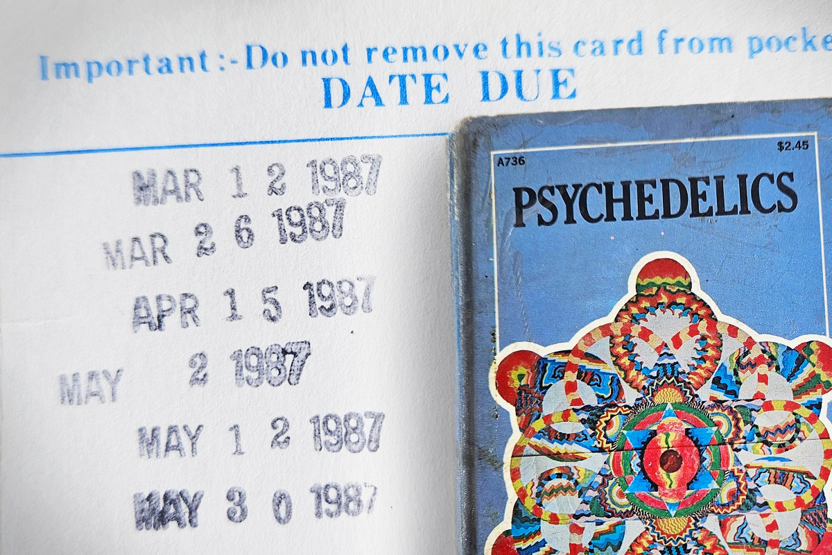Overdue Library Book Returned 37 Years Late With Funny Note Inside—Here's What the Borrower Wrote