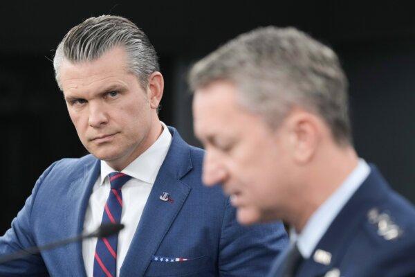Hegseth, Caine Hold Pentagon Briefing on Operation Epic Fury (April 8)