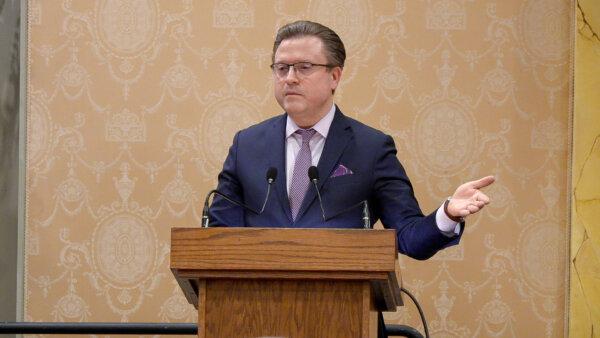 Jan Jekielek Exposes CCP Organ Trade Atrocities in ‘Killed to Order’ Book Reception, Featuring Amb. Sam Brownback