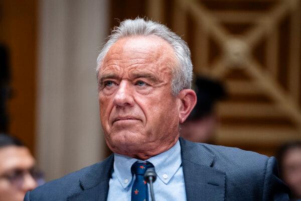 RFK Jr. Unveils Youth Screen Time Guidance Initiative