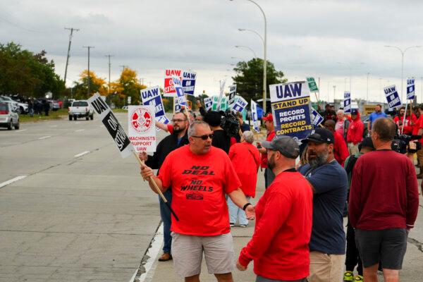 UAW President Makes Announcement About Ongoing Strike