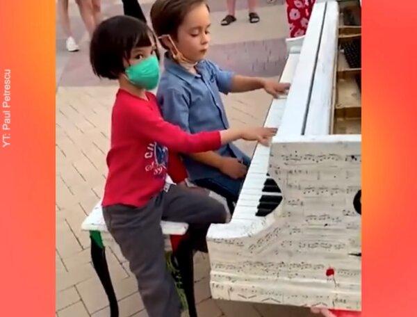 2 Talented 6-Year-Olds Play Duet on Public Street Piano