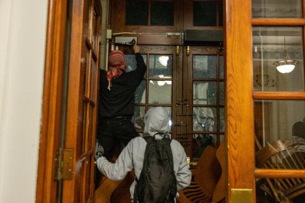 Pro-Palestinian Protesters Occupy Building on Columbia Campus