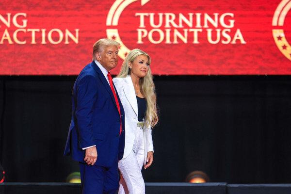 Thousands Attend Memorial for Charlie Kirk; Trump Meeting Zelenskyy, Backing NATO After Incursions | NTD Good Morning (Sept. 22)