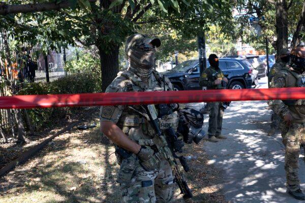 DHS: Armed Woman, Cars Ram ICE Agents in Chicago; Judge Blocks Trump’s Move to Deploy Oregon National Guard