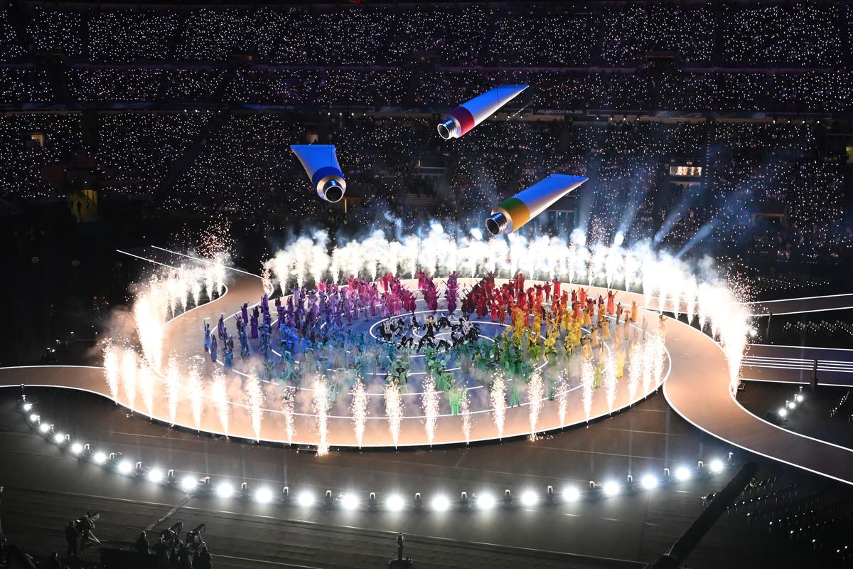 Day in Photos: Winter Olympics, Thai Campaign Rally, and Coal Mine Explosion thumbnail