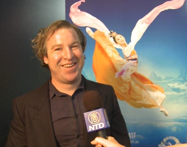 Songwriter Finds Shen Yun Beautiful and Powerful