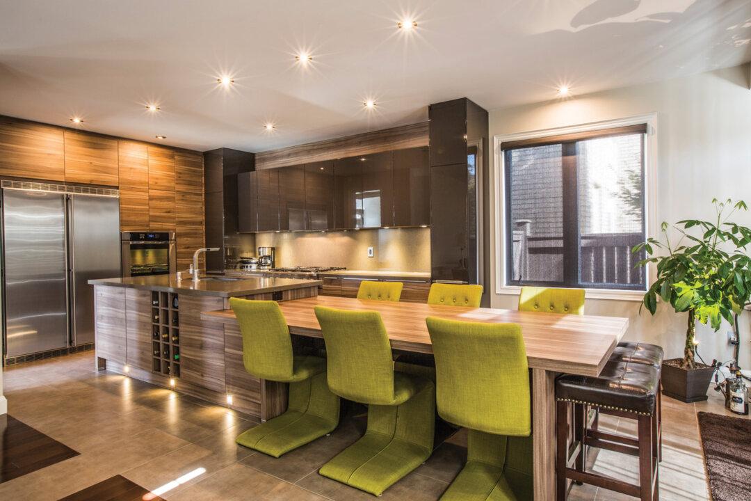 Modern Earth Tone Kitchen