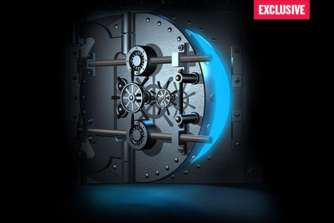 EXCLUSIVE: Hackers Compromise Global Banking System at Highest Level, Investigator Reveals