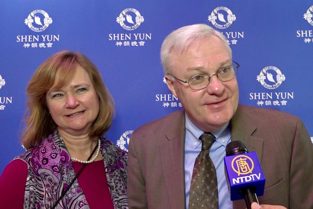 Operational Risk Officer Finds Happiness While Watching Shen Yun