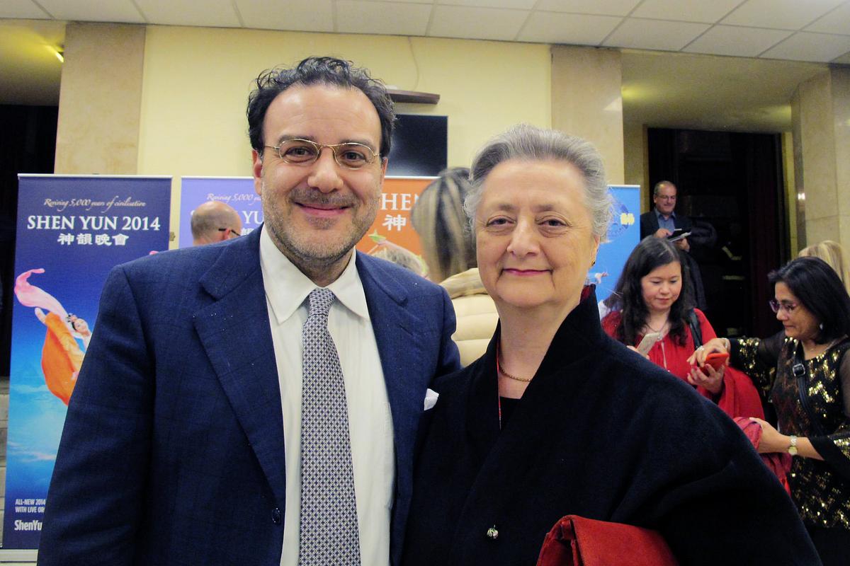 Shen Yun ‘Brings Us Back to the Divine,’ Antiquarian Says