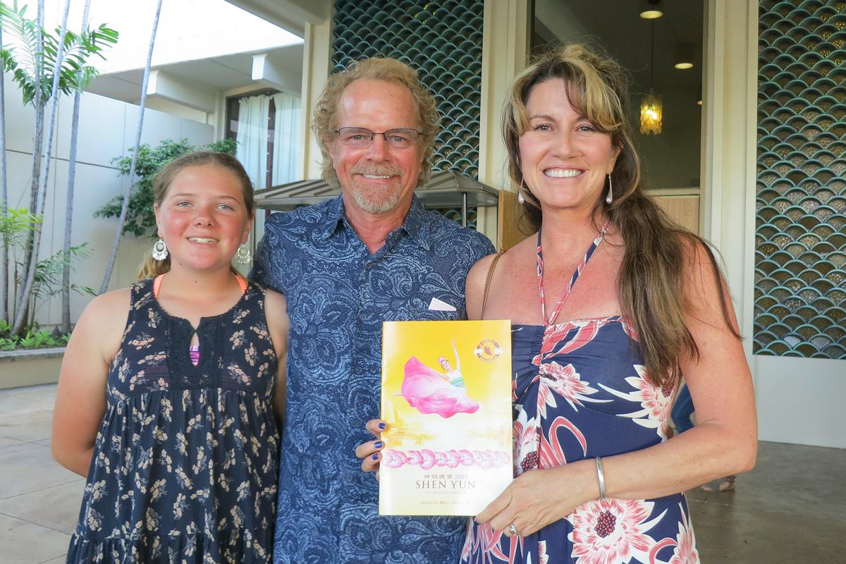 Singer Believes Shen Yun’s Mission Is Much Needed Now