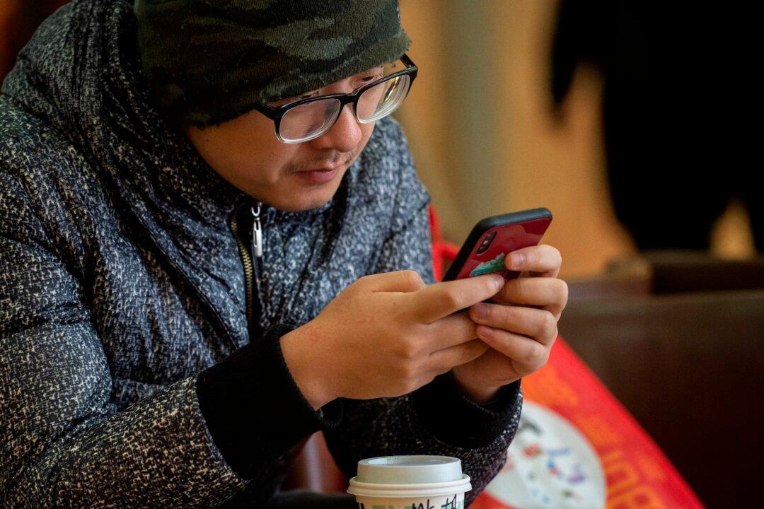 2 Chinese Netizens Punished for Circumventing Regime’s Internet Censors