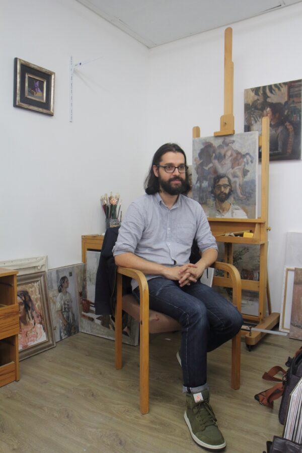 David Owain Jones in his studio in Auckland, New Zealand, on March 28, 2019. (Lorraine Ferrier/The Epoch Times)