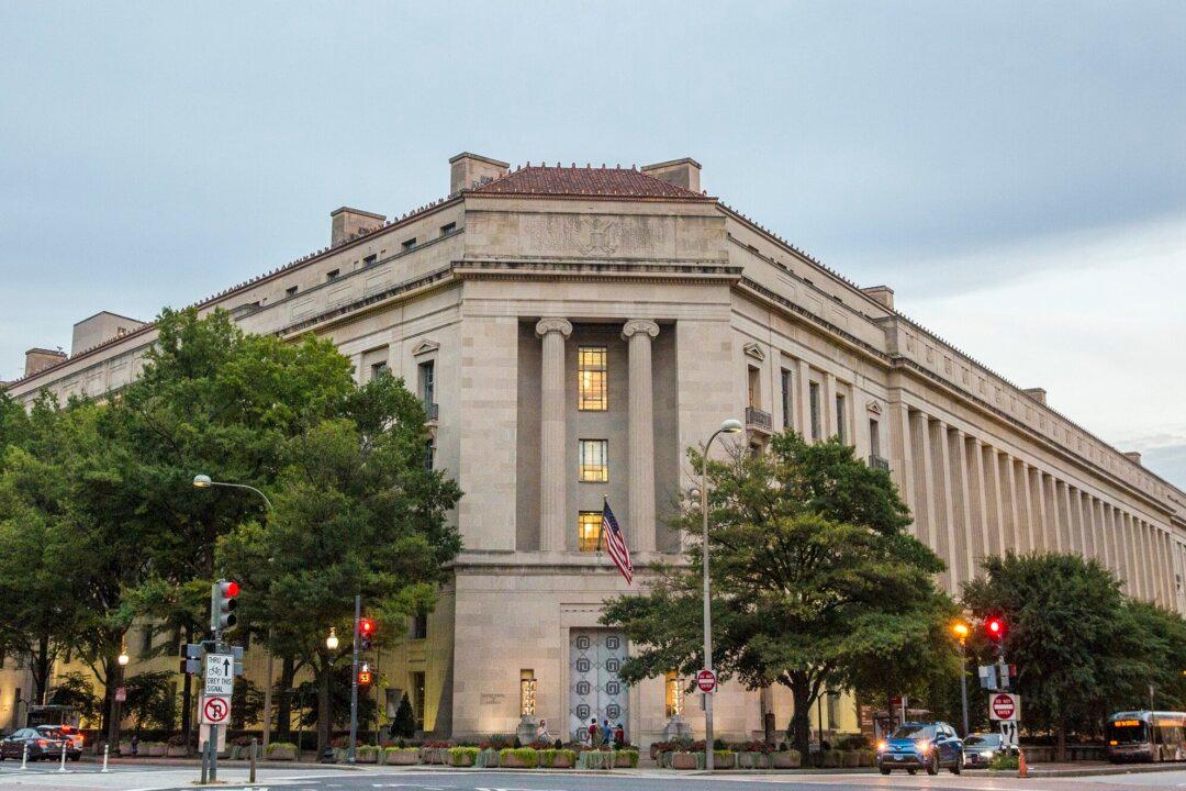 Federal Prosecutors File First Conspiracy Charges Over US Capitol Breach