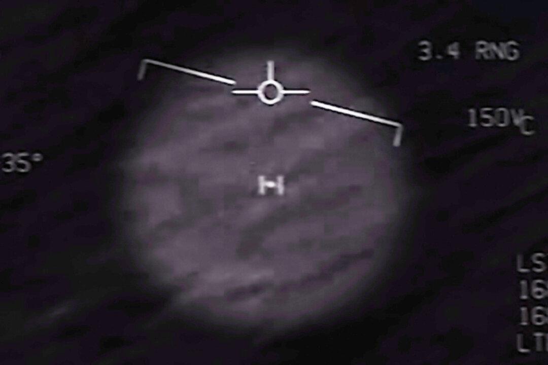 Whistleblower Claiming Secret UFO Retrieval Program to Testify This Week