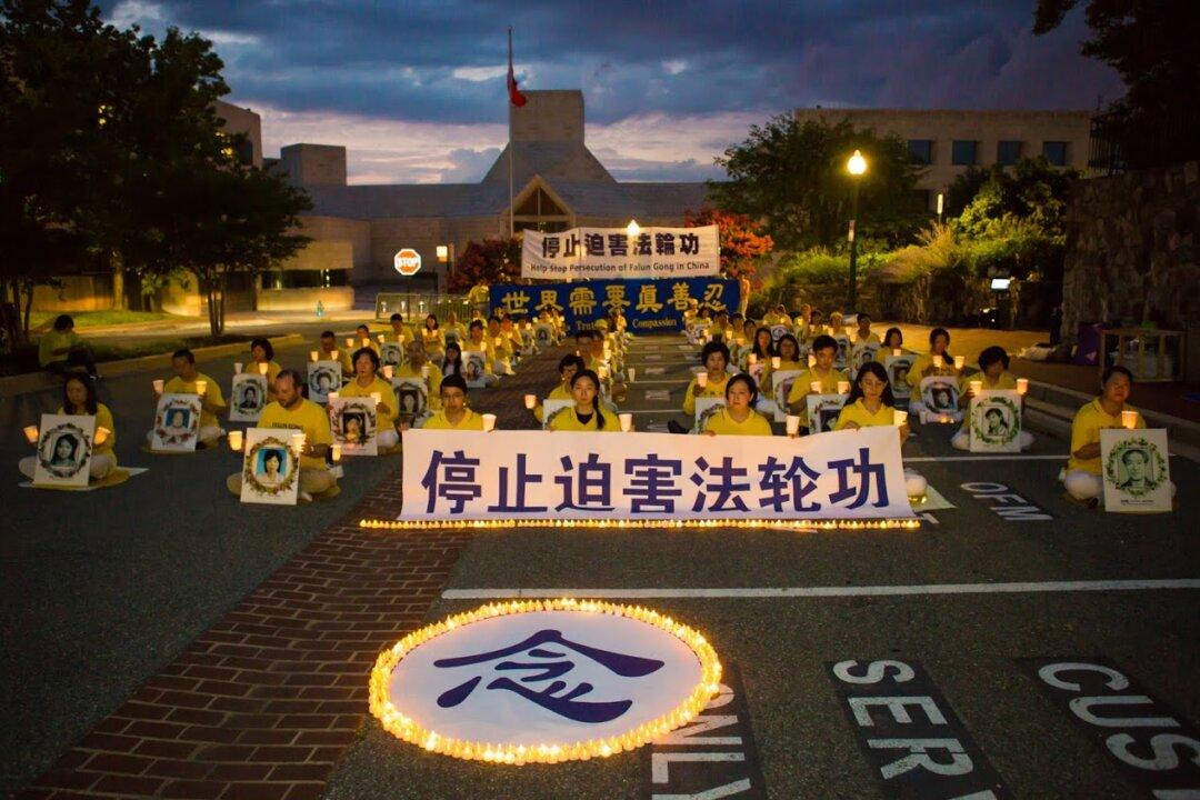 Washington Vigil: Mourning Death and Remaining True to Belief