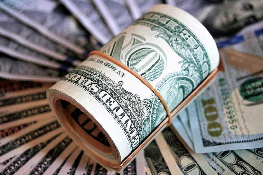 Go Bankless With a Cash-Only Lifestyle