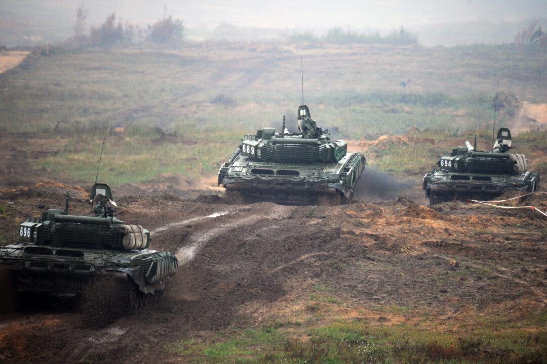 Ukraine Claims That Russia Is Out of Money for Tanks