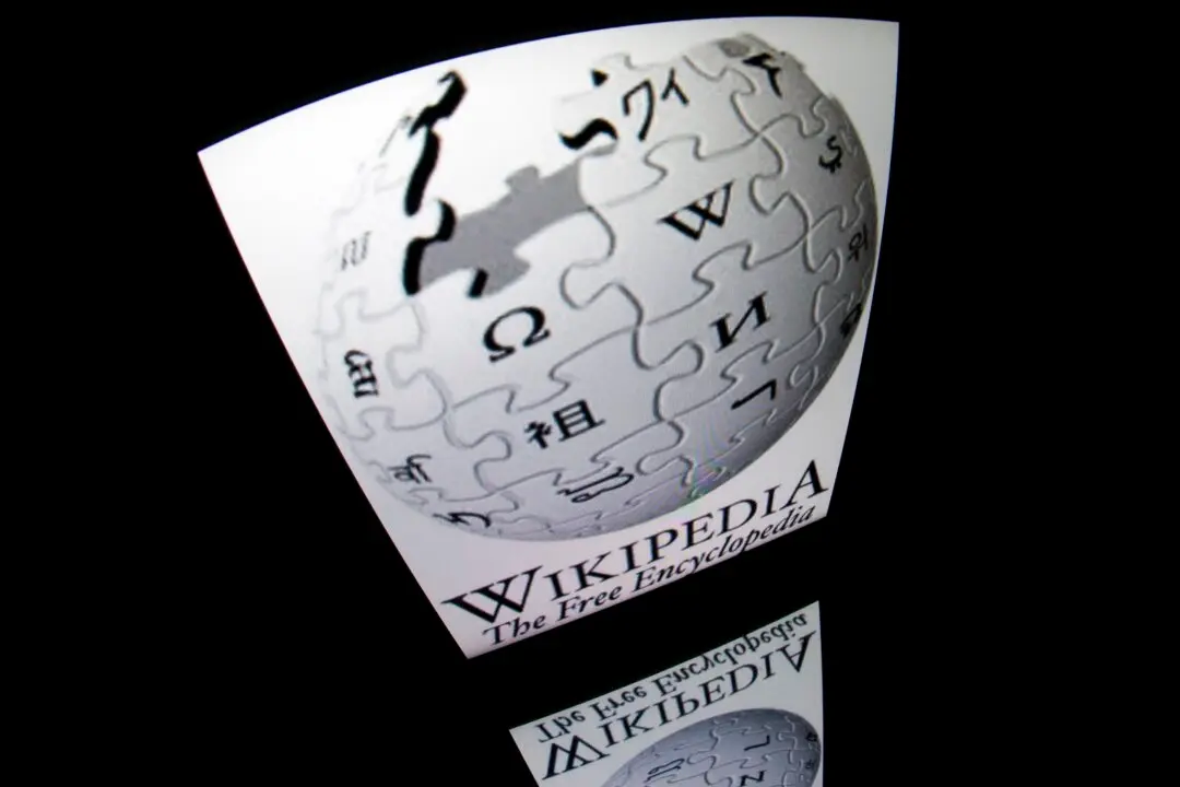 Grokipedia, Wikipedia, and the Future of Truth-Seeking Online