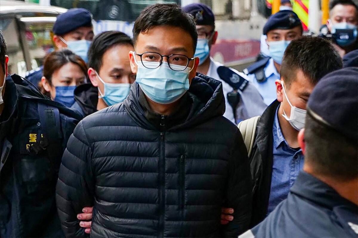 Over 200 Hong Kong Police Raid Local News Room, Arrest 6, Including Singer Denise Ho