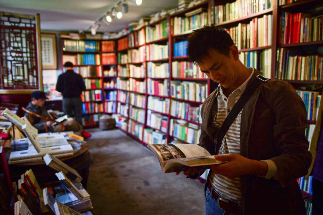 China’s ‘Fairy Tale King’ Forced to Shelve His Pen, Battling for His Copyrights