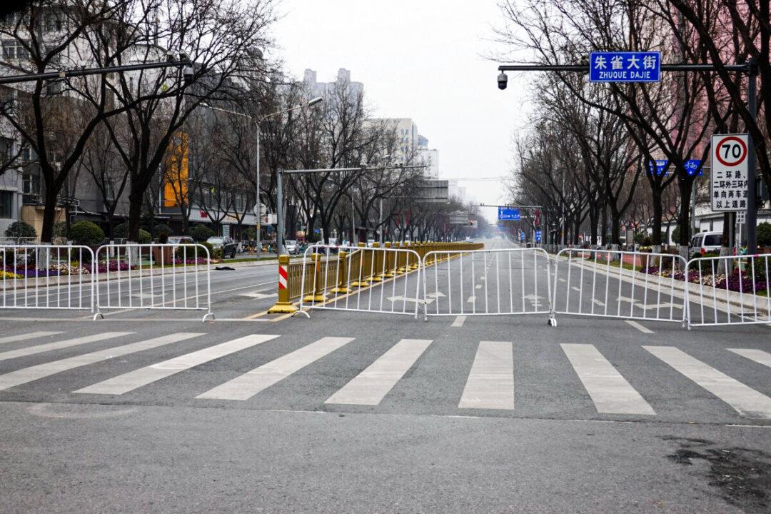 Xi’an Has Been Removing Residents From the City to Achieve ‘Societal Zero COVID’