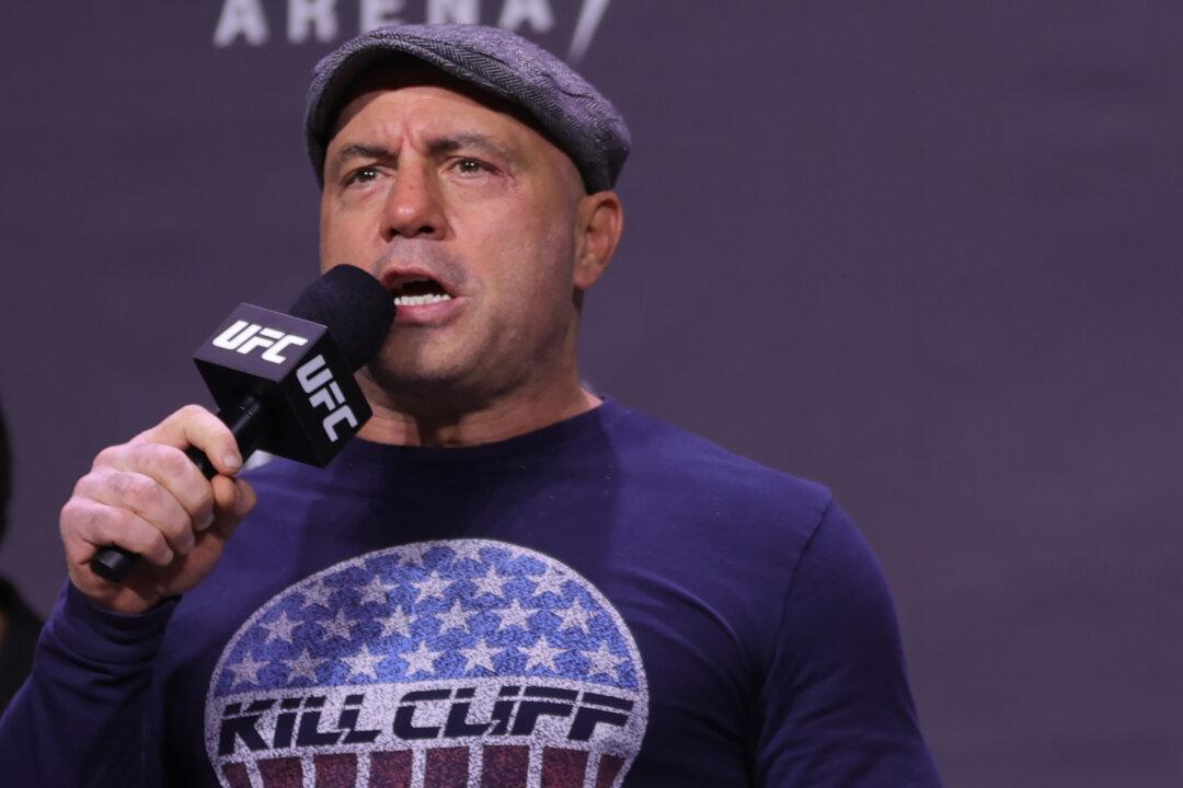 Joe Rogan Accuses Biden Administration of ‘Gaslighting’ Americans About Recession