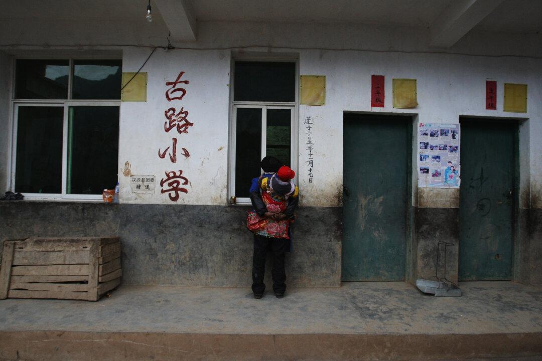 Video of Mentally Ill Mother of 8 Chained in Hut Sparks Outrage in China
