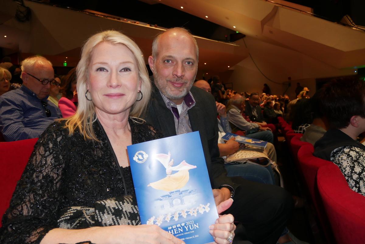 Shen Yun Finds New and Loyal Fans in Alabama