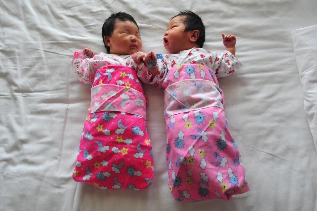Chinese Politician Blasted Over Proposal to Allow Single Women to Have 1 Child