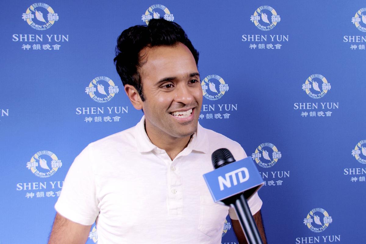 Shen Yun Inspires New York Times Bestselling Author