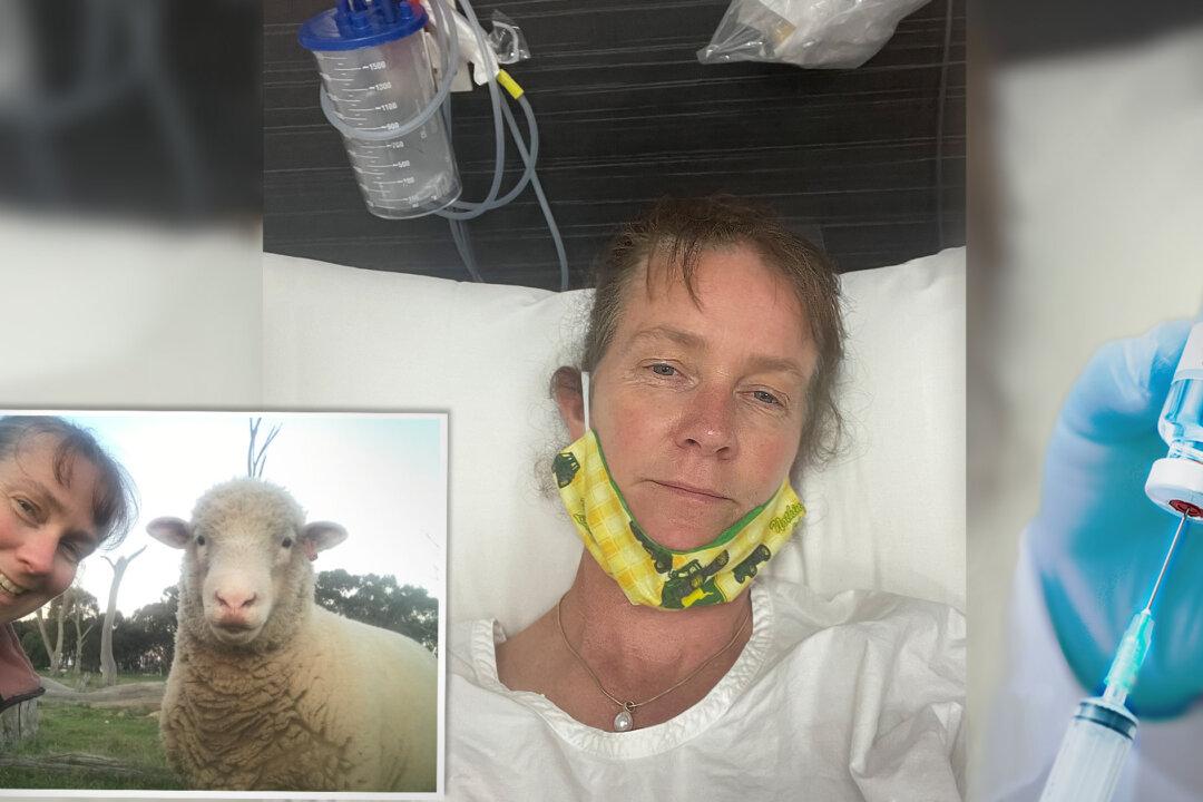 Vaxxed Aussie Woman Suffers ‘Stroke-Like’ Symptoms, Loses Job for Refusing 2nd Jab: ‘I Was About to Black Out’