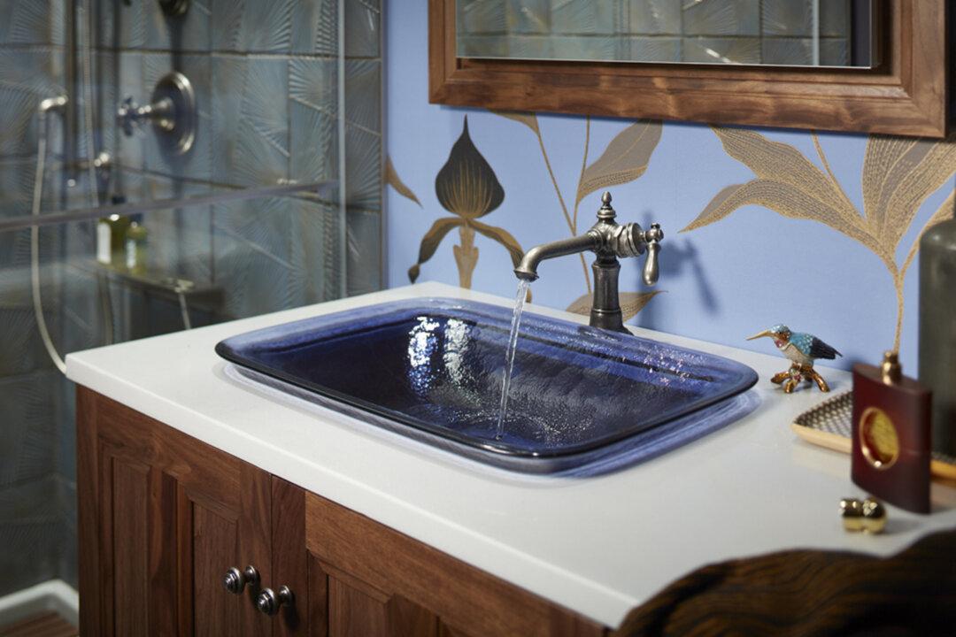 Plumber: Glass Bathroom Vessel Sinks Offer Trendy Textures and Colors