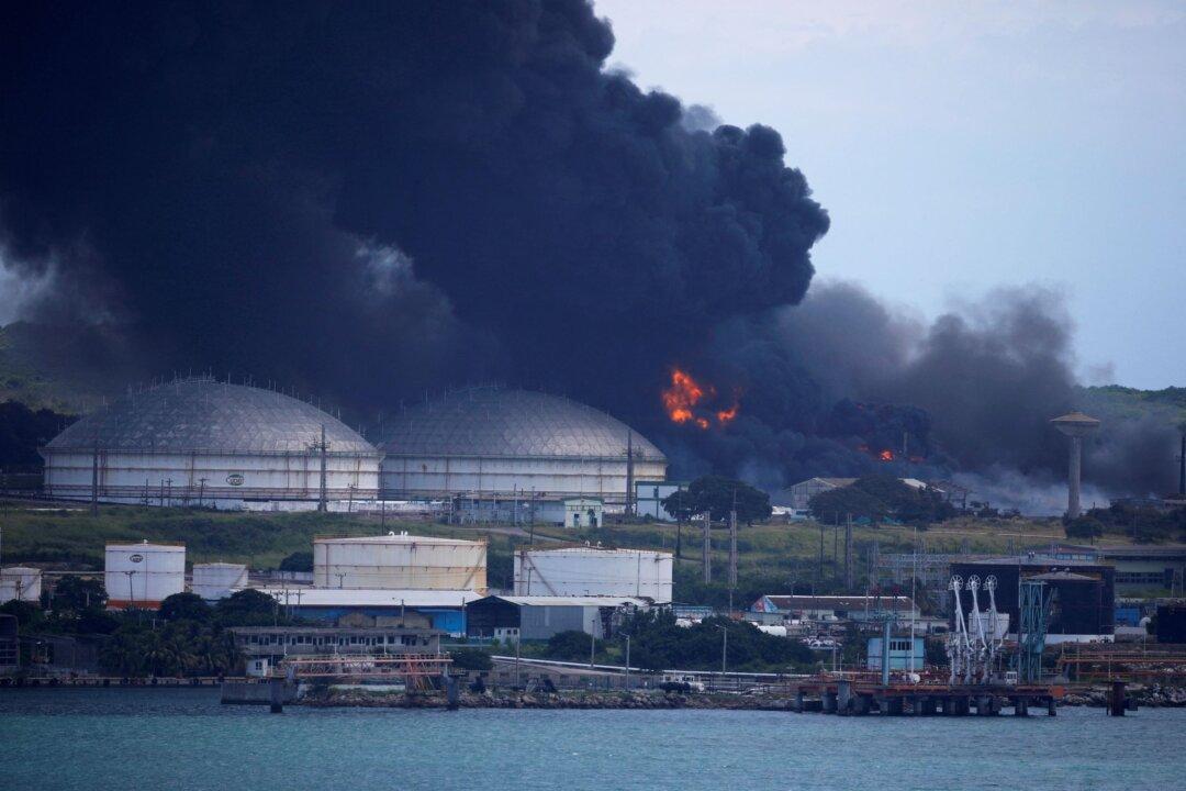 3rd Oil Storage Tank Collapses in Cuba Terminal Following Fire, Spill: Governor