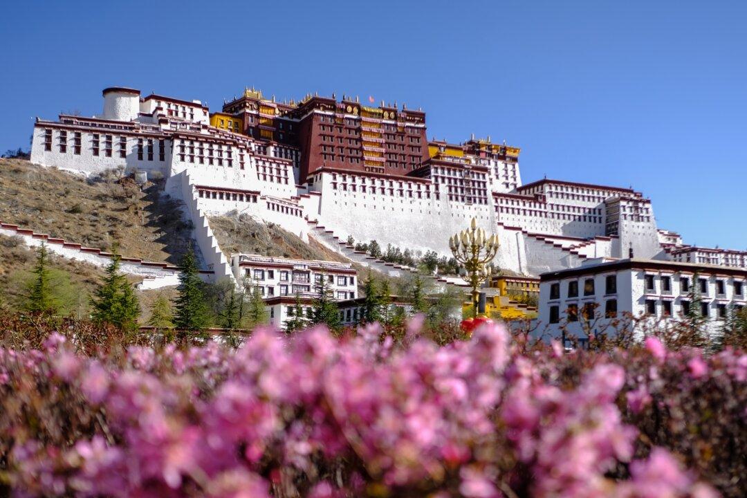 Tibet Shuts Down Potala Palace Over First COVID Outbreak in 2 Years