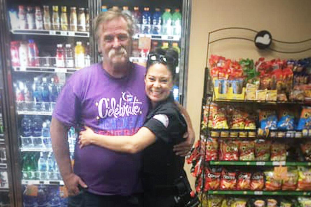An Unlikely Friendship With Paramedic Helps Homeless Addict Turn His Life Around