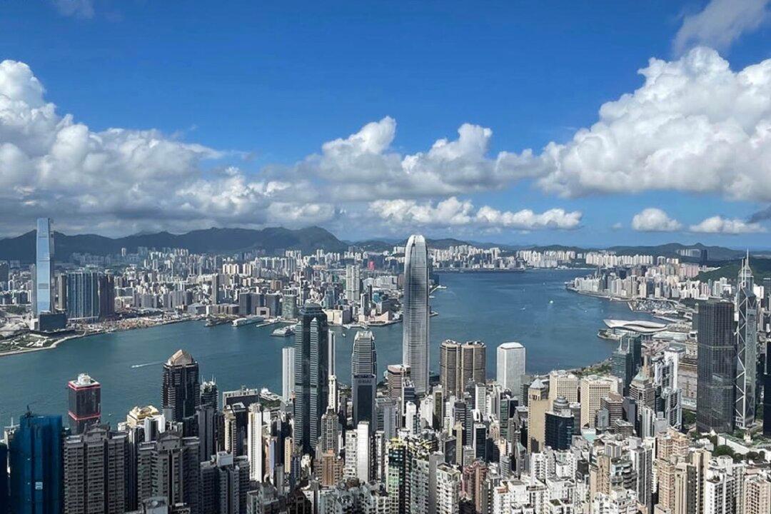 Hong Kong Property Market Crisis Deepens as Negative Equity Cases Hit 19-Year High